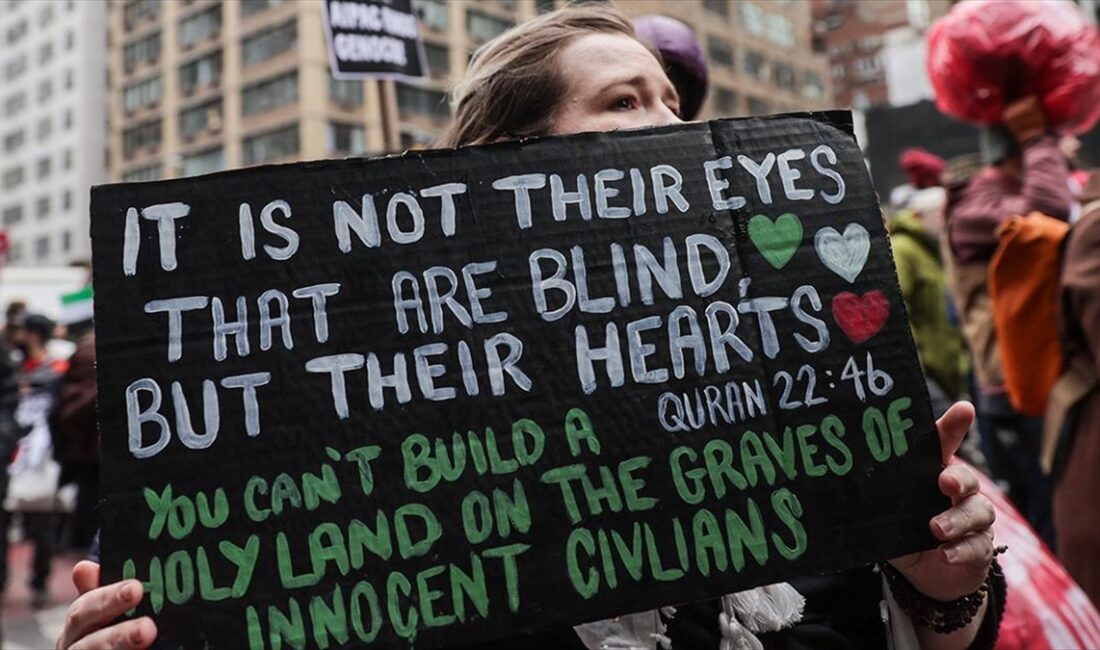 ABD'nin New York kentinde göstericiler, Amerikan-İsrail Halkla İlişkiler Komitesinin (AIPAC)