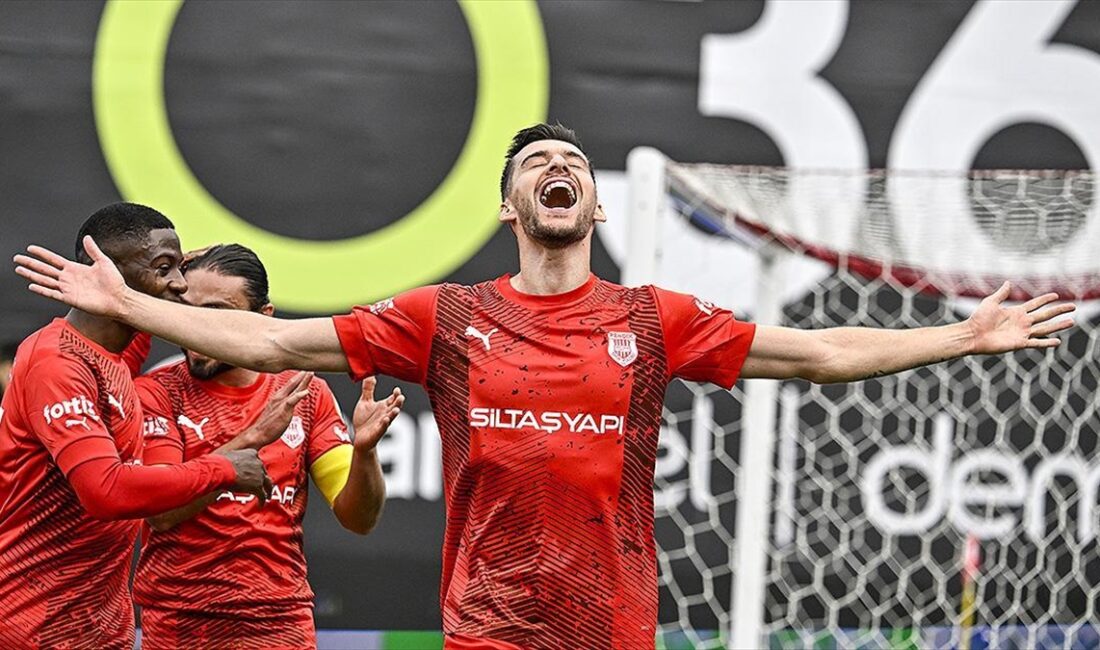Trendyol Süper Lig'in 24. haftasında Siltaş Yapı Pendikspor, sahasında Yukatel