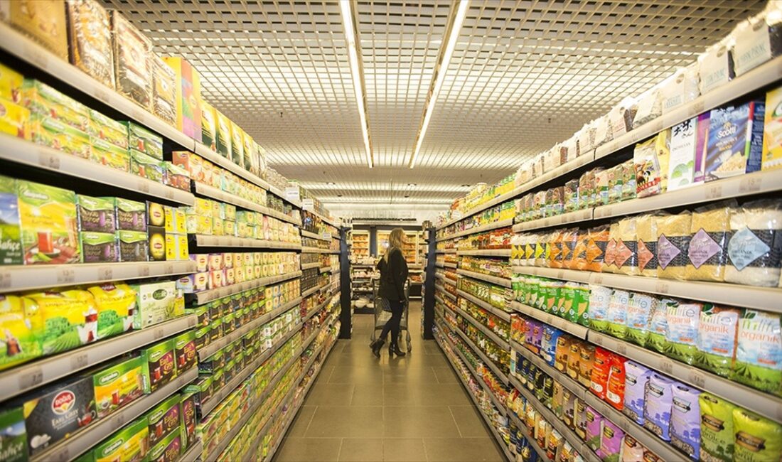 Sabit fiyatlarla perakende satış hacmi, Aralık 2023'te yıllık bazda yüzde