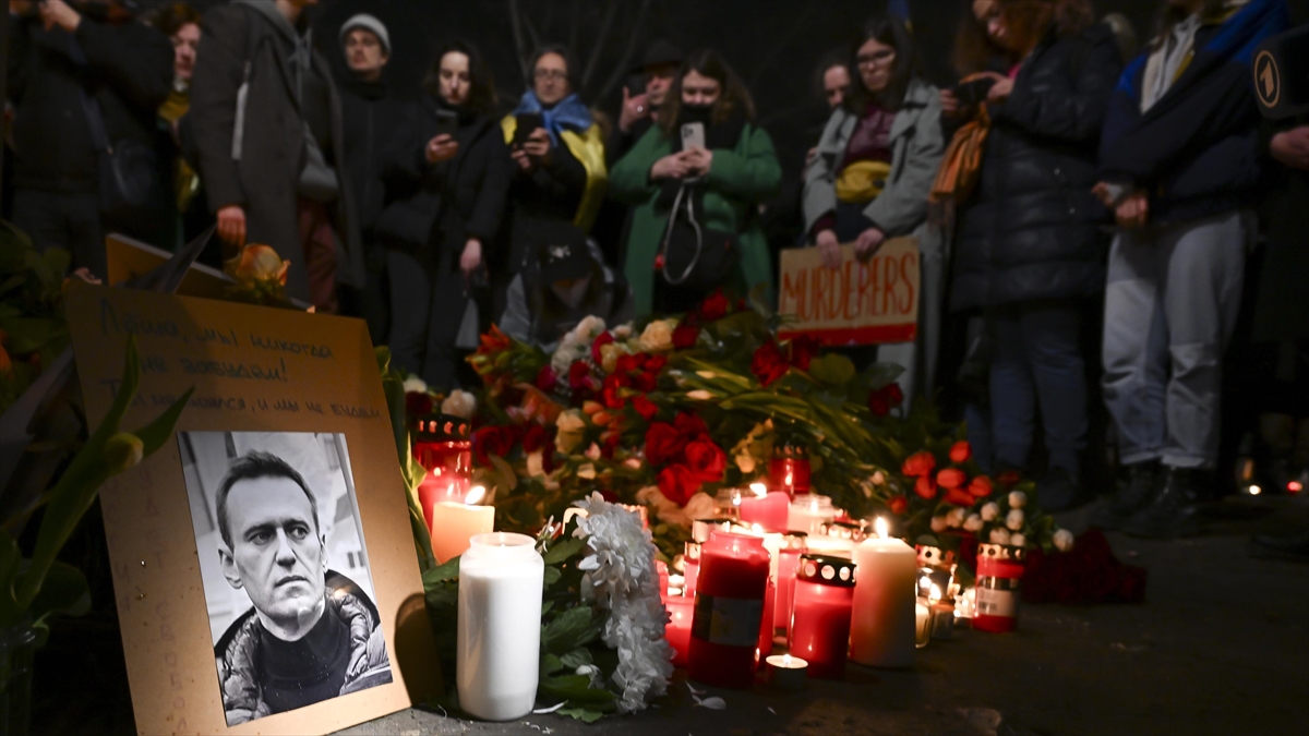 BERLIN (AA) – Başkent Berlin’deki Unter den Linden Caddesi’nde bulunan