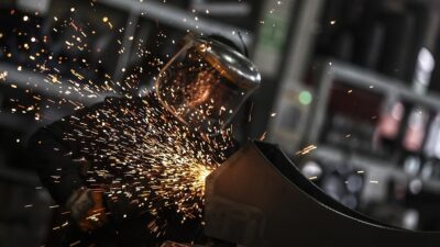 Sanayi üretim endeksi, Aralık 2023'te aylık bazda yüzde 2,4, yıllık