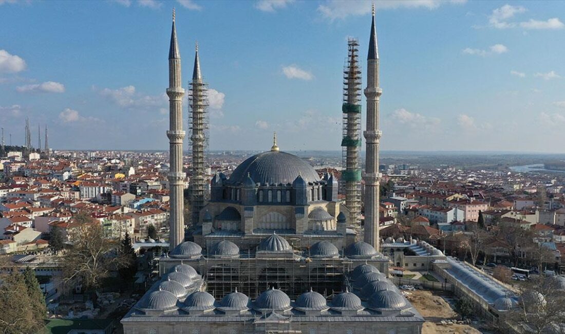 Mimar Sinan'ın ustalık eseri Selimiye Camisi'nde restorasyon çalışmaları iç ve