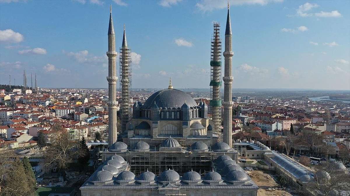 Mimar Sinan'ın ustalık eseri Selimiye Camisi'nde restorasyon çalışmaları iç ve