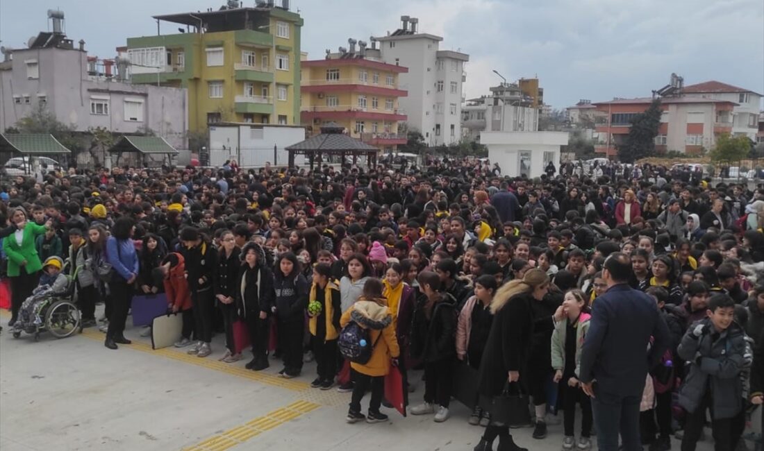 ANTALYA (AA) – Antalya'nın Serik ilçesindeki Tekeli Ortaokulu'nun yeni binası