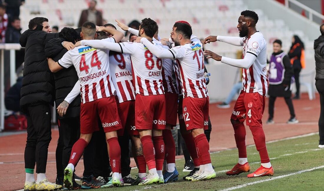 Trendyol Süper Lig'in 25. haftasında EMS Yapı Sivasspor, konuk ettiği