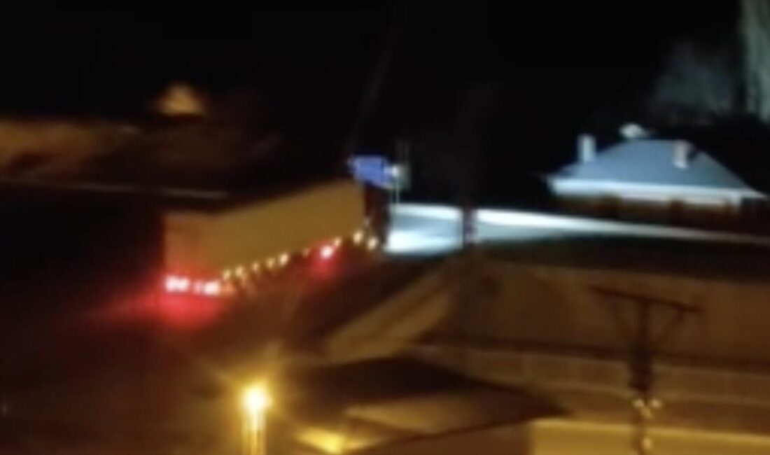 SIVAS (AA) – İ.S. y&ouml;netimindeki 27 ALL 191 plakalı tırın,