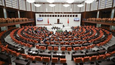 TBMM Genel Kurulu, emekli bayram ikramiyesinin 3 bin liraya çıkarılmasına