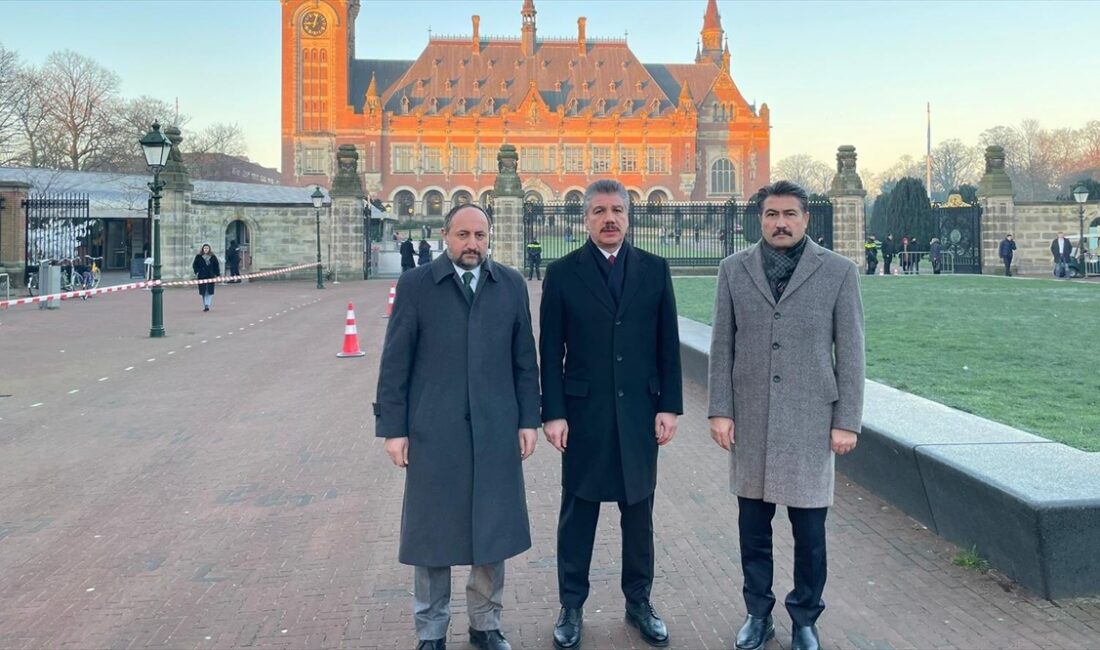 TBMM Adalet Komisyonu Başkanı ve AK Parti İstanbul Milletvekili Cüneyt