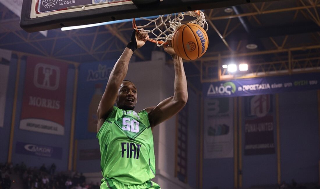 Türkiye Sigorta Basketbol Süper Ligi takımlarından TOFAŞ'ın 25 yaşındaki ABD'li