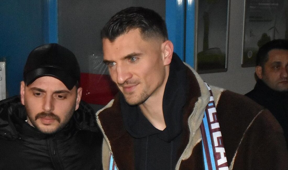 Trabzonspor, Belçikalı futbolcu Thomas Meunier'i kadrosuna dahil etti.