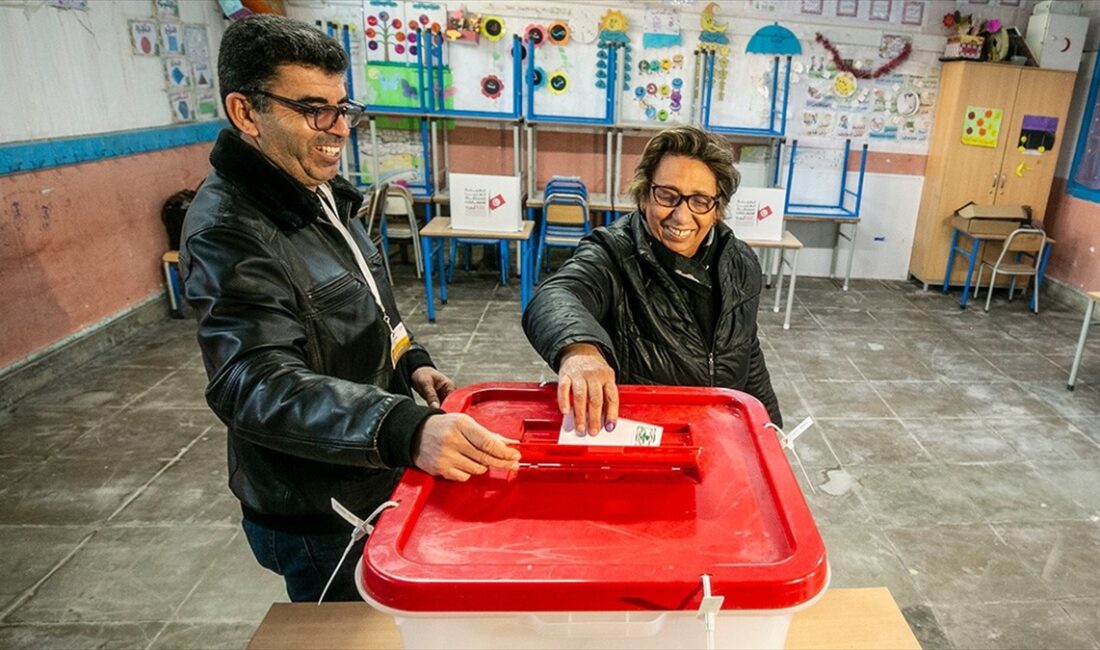 TUNUS (AA) – Ülke genelindeki 785 seçim bölgesinde kurulan sandıklarda,