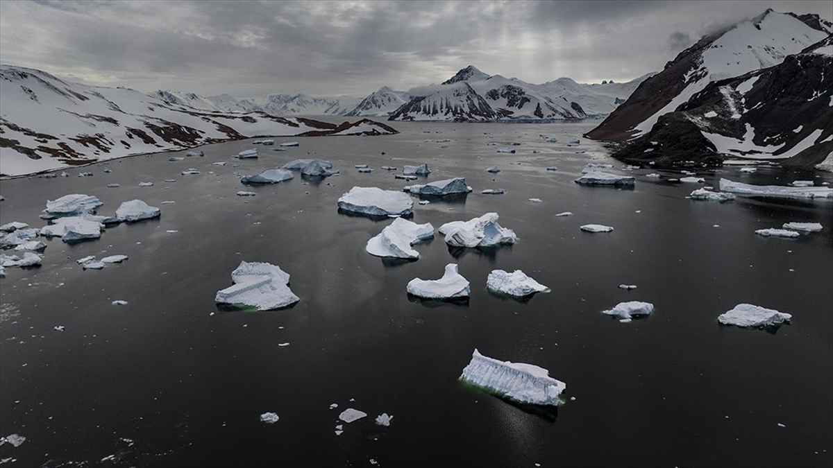 Türk bilim insanlarından yeni rapor: Antarktika’da Türkiye büyüklüğünde buz eridi