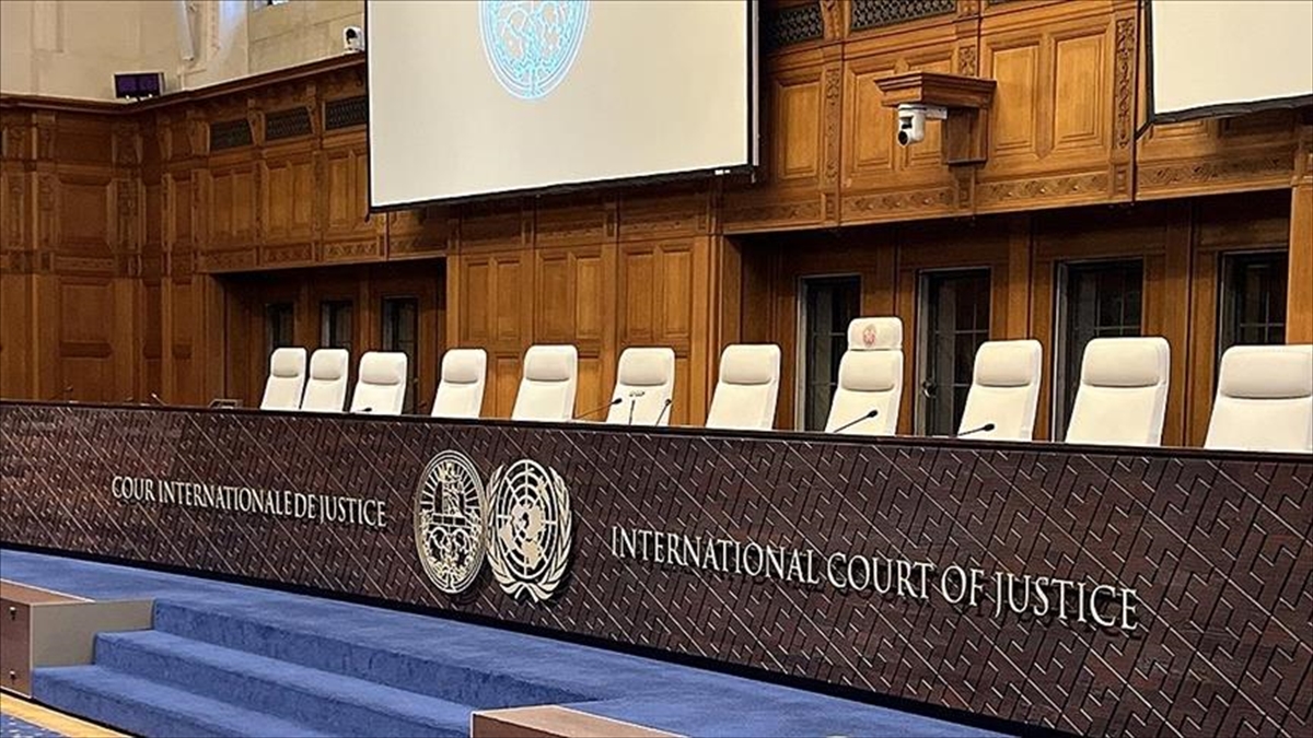 Uluslararası Adalet Divanının (UAD), İsrail'in, işgal ettiği Filistin topraklarındaki uygulamalarının