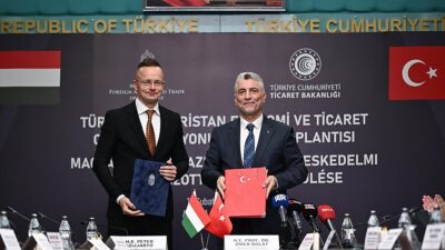 Bakan Bolat, Türkiye ile Macaristan arasındaki ikili ticaretin 4 milyar