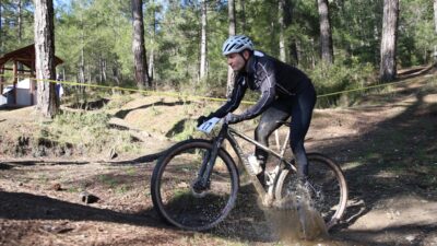 ANTALYA (AA) – Antalya'nın Alanya ilçesi düzenlenen "Uluslararası Kızılalan MTB