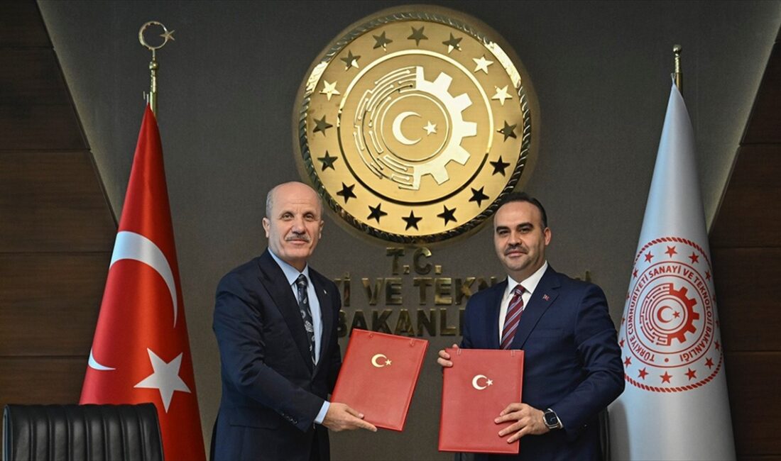 Sanayi ve Teknoloji Bakanı Mehmet Fatih Kacır, "Gençler; blokzincir, yapay