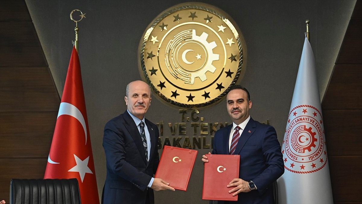Sanayi ve Teknoloji Bakanı Mehmet Fatih Kacır, "Gençler; blokzincir, yapay