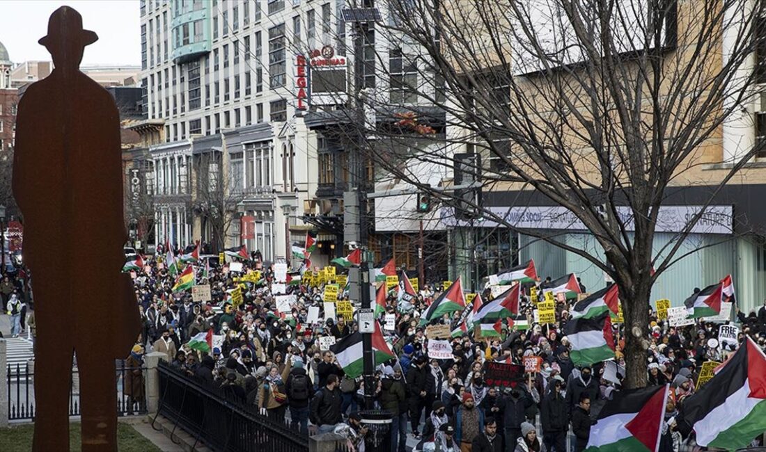 ABD'nin başkenti Washington'da toplanan binlerce kişi, dondurucu soğuğa rağmen Kongre