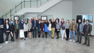 - Proje, moda alanında sınırların zorlanmasını ve sürdürülebilirliği amaçlıyor