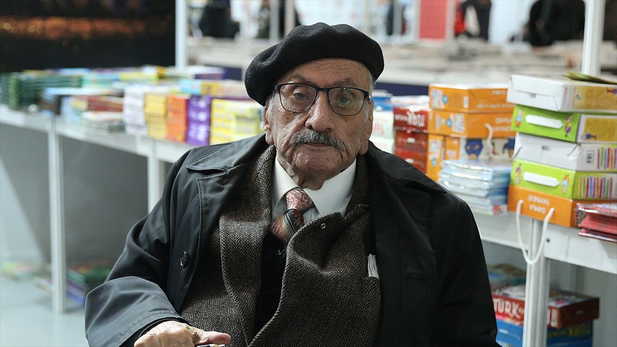 Gazeteci, yazar ve senarist Üstün İnanç, sabah saatlerinde tedavi gördüğü