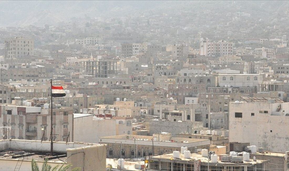 Yemen hükümeti, 9 yıldır kapalı olan Marib-Sana yolunun açıldığını duyurarak