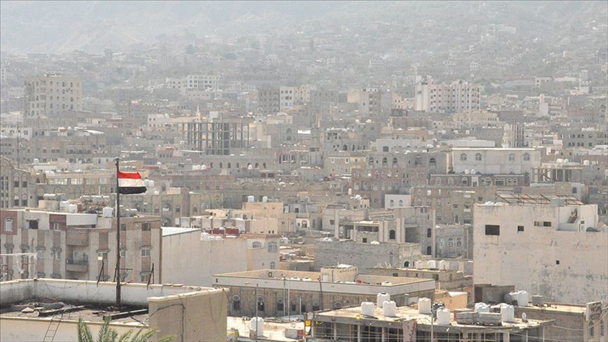 Yemen hükümeti, 9 yıldır kapalı olan Marib-Sana yolunun açıldığını duyurarak