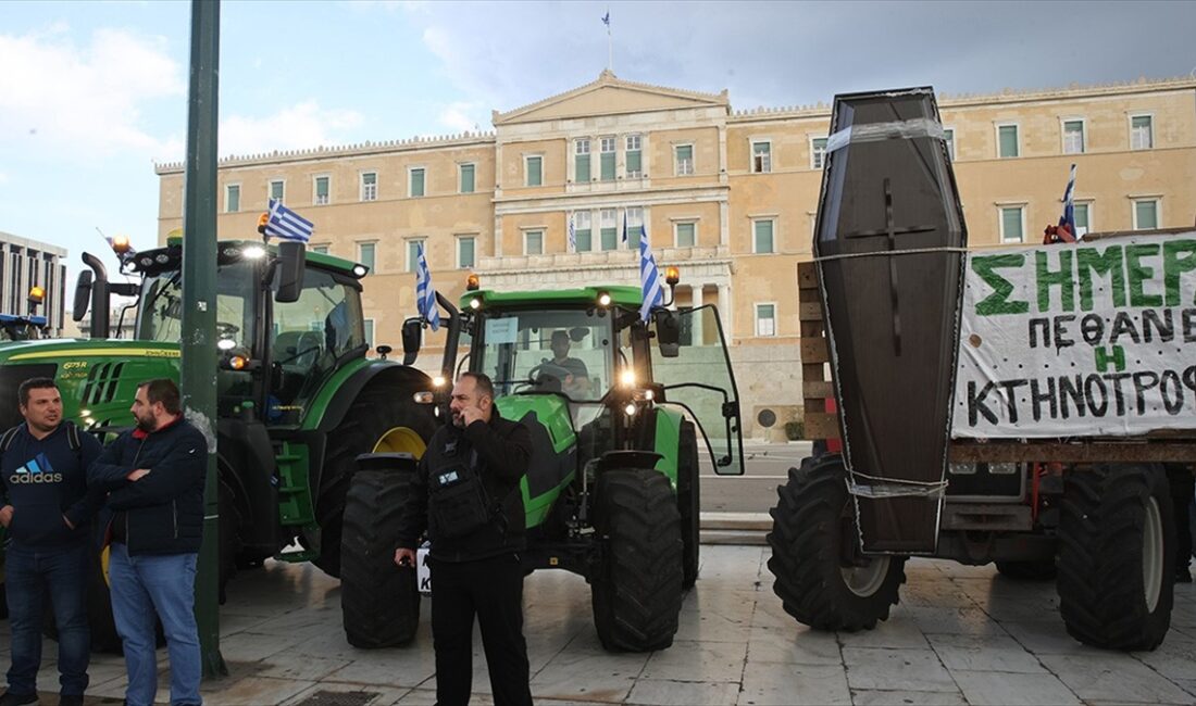 ATİNA (AA) – &Uuml;lkenin d&ouml;rt bir yanından d&uuml;n Atina’ya gelen