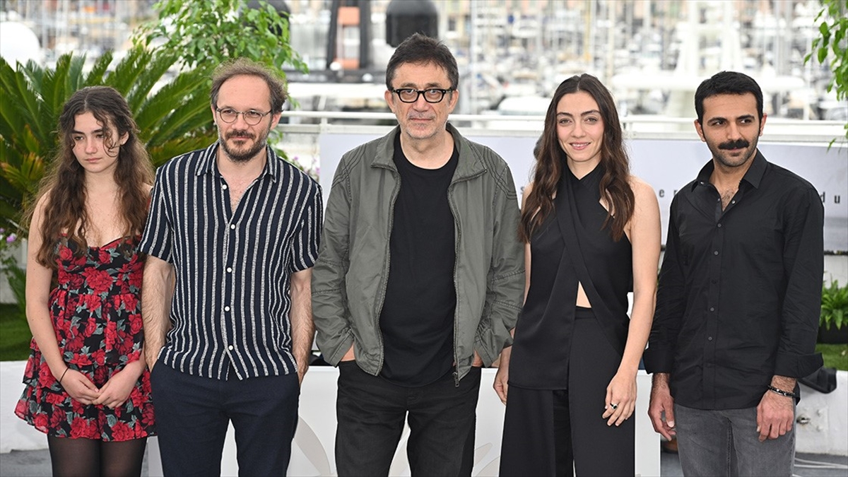 Nuri Bilge Ceylan'ın yönettiği "Kuru Otlar Üstüne" filmi, yarışmada "En