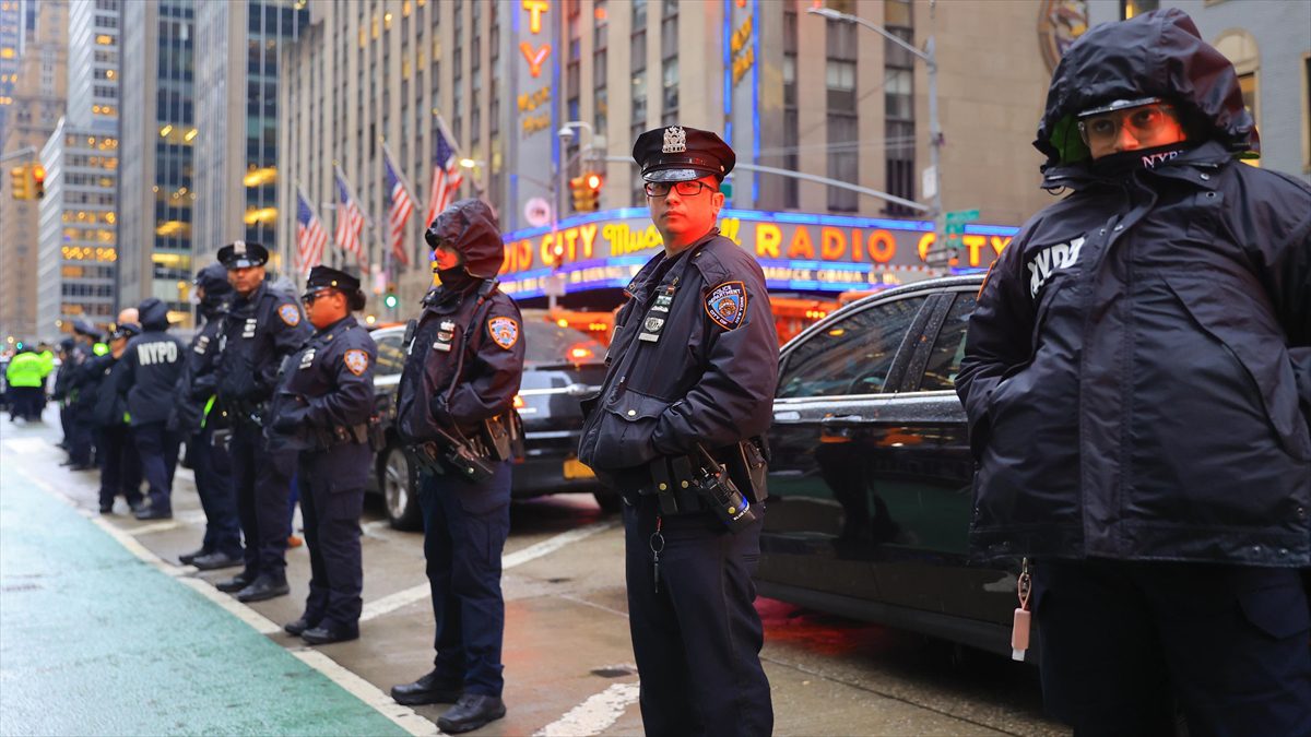 NEW YORK (AA) – Demokrat Partinin, Manhattan’daki ünlü gösteri merkezi