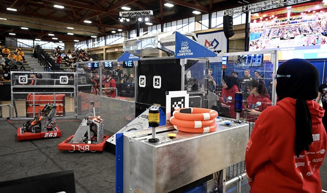 New York eyaletinde düzenlenen robot yarışmasında, Türkiye'den katılan ve tamamı