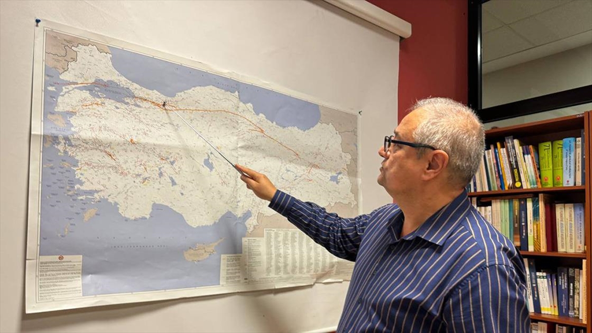 Kocaeli Üniversitesince (KOÜ) Türkiye'nin diri fay haritasına katkı sunmak ve