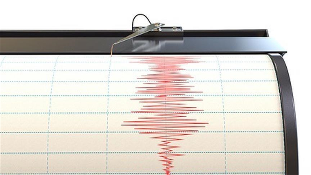 Demre Kaymakamı Onur Şatıroğlu, "112 Çağrı Merkezimize depremle ilgili şu