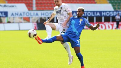 - Corendon Alanyaspor: 2 - Curaçao: 2