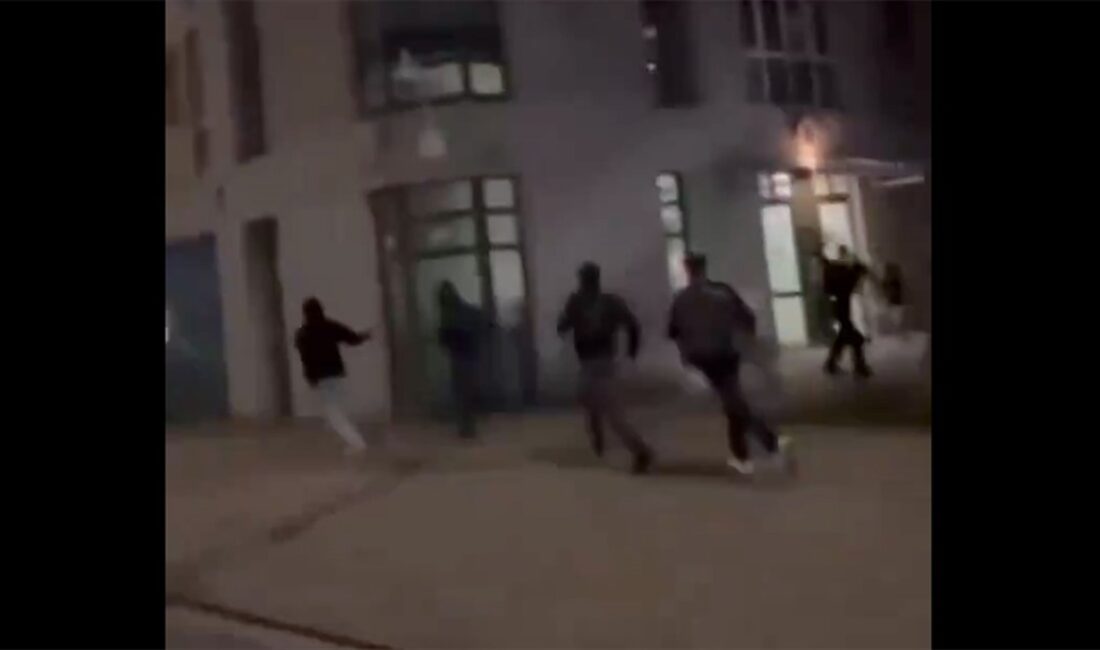 Almanya'da terör örgütü PKK yandaşlarının Türkiye'nin Hannover Başkonsolosluğu binasına saldırdıkları