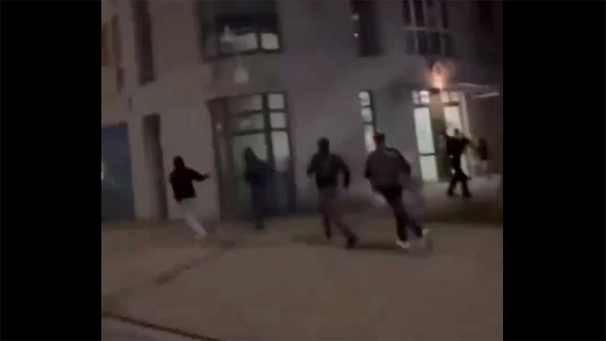 Almanya'da terör örgütü PKK yandaşlarının Türkiye'nin Hannover Başkonsolosluğu binasına saldırdıkları