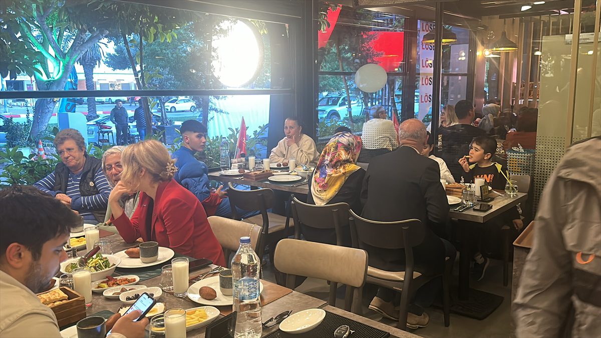 Antalya'da lösemili çocuklar ve aileleri için iftar programı