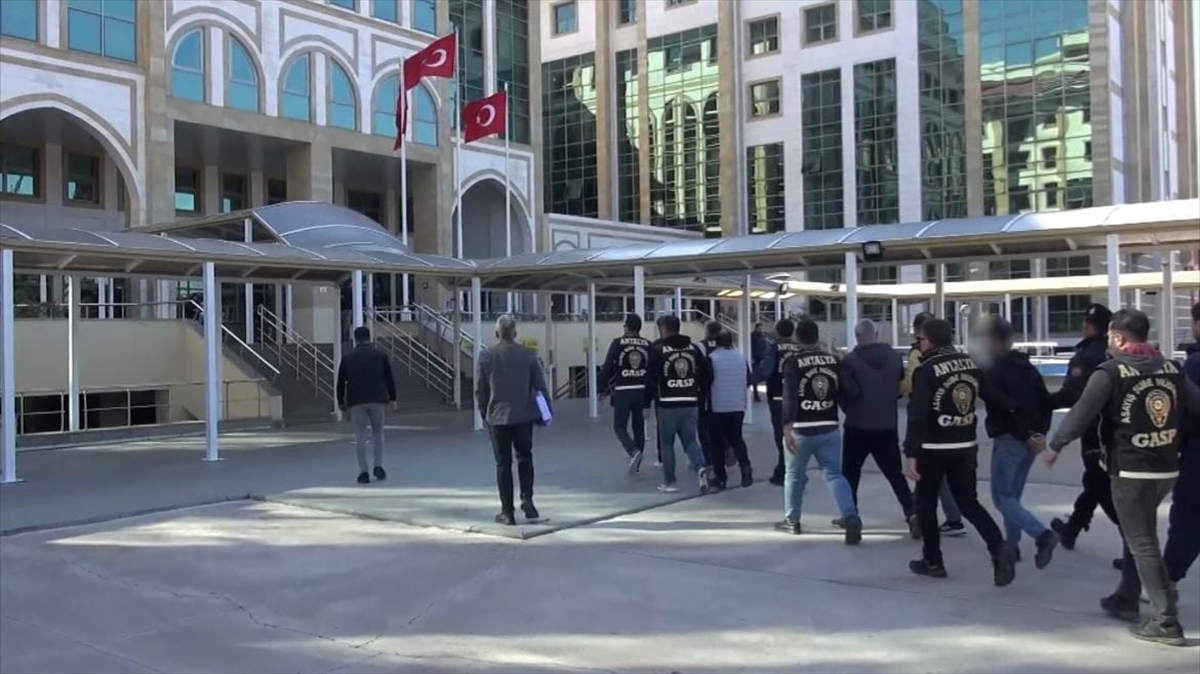 Antalya'da son bir haftada 218 kişi tutuklandı