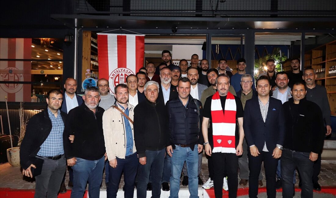 ANTALYA (AA) – Antalyaspor Başkanı Sinan Boztepe, kentteki spor muhabirleri
