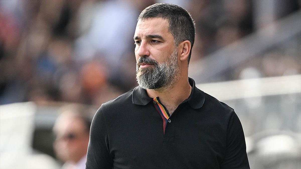 Galatasaray'da uzun yıllar forma giyen Eyüpspor Teknik Direktörü Arda Turan,