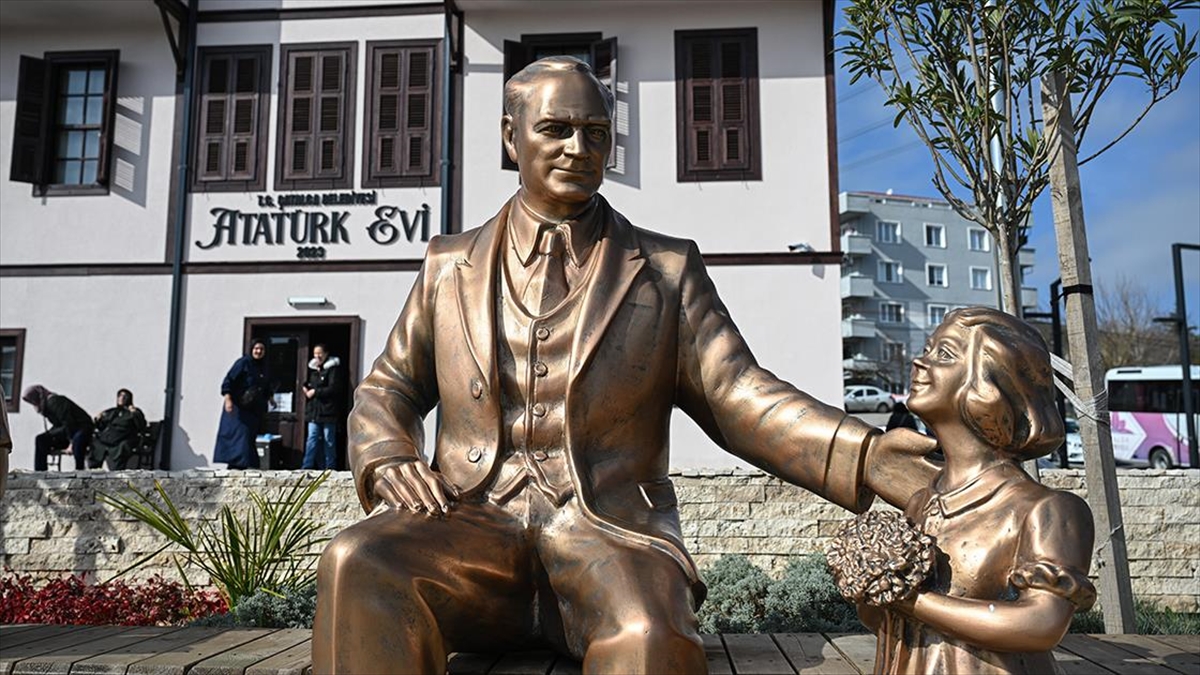 Mustafa Kemal Atatürk'ün 1881'de Selanik'te dünyaya geldiği ve çocukluğunu geçirdiği