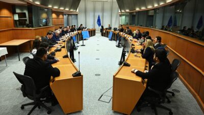 Türkiye'nin Avrupa Birliği (AB) Daimi Temsilcisi Büyükelçi Faruk Kaymakcı, yolların