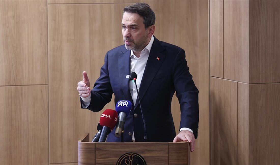 Enerji ve Tabii Kaynaklar Bakanı Alparslan Bayraktar, "Türkiye'yi enerjide bağımsız