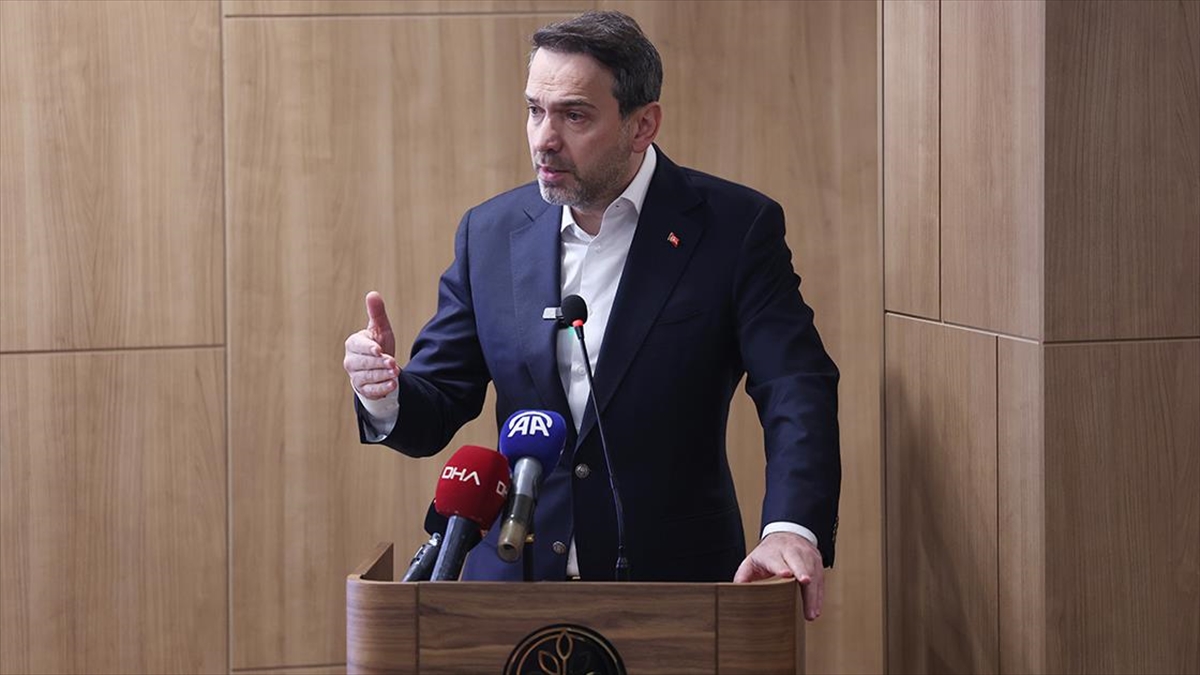 Enerji ve Tabii Kaynaklar Bakanı Alparslan Bayraktar, "Türkiye'yi enerjide bağımsız