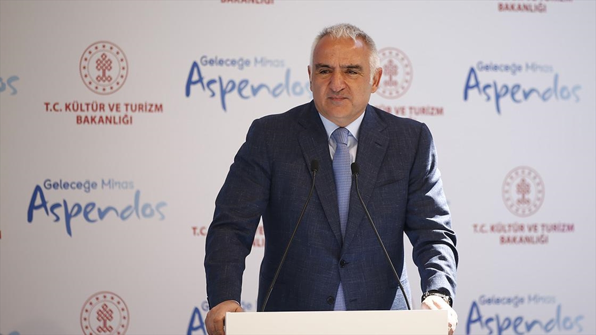 Kültür ve Turizm Bakanı Mehmet Nuri Ersoy, "Aspendos'ta 4 yıl