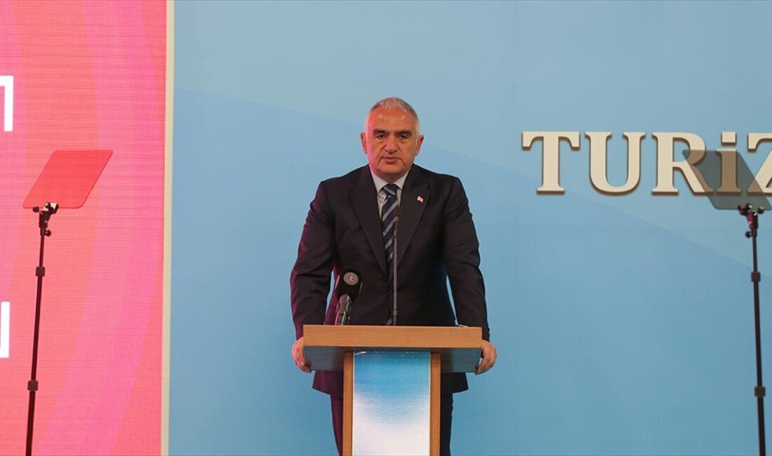 Bakan Ersoy, "Ülkemizin potansiyelini esere, hizmete, faydaya dönüştürmeyi sürdüreceğiz. 12