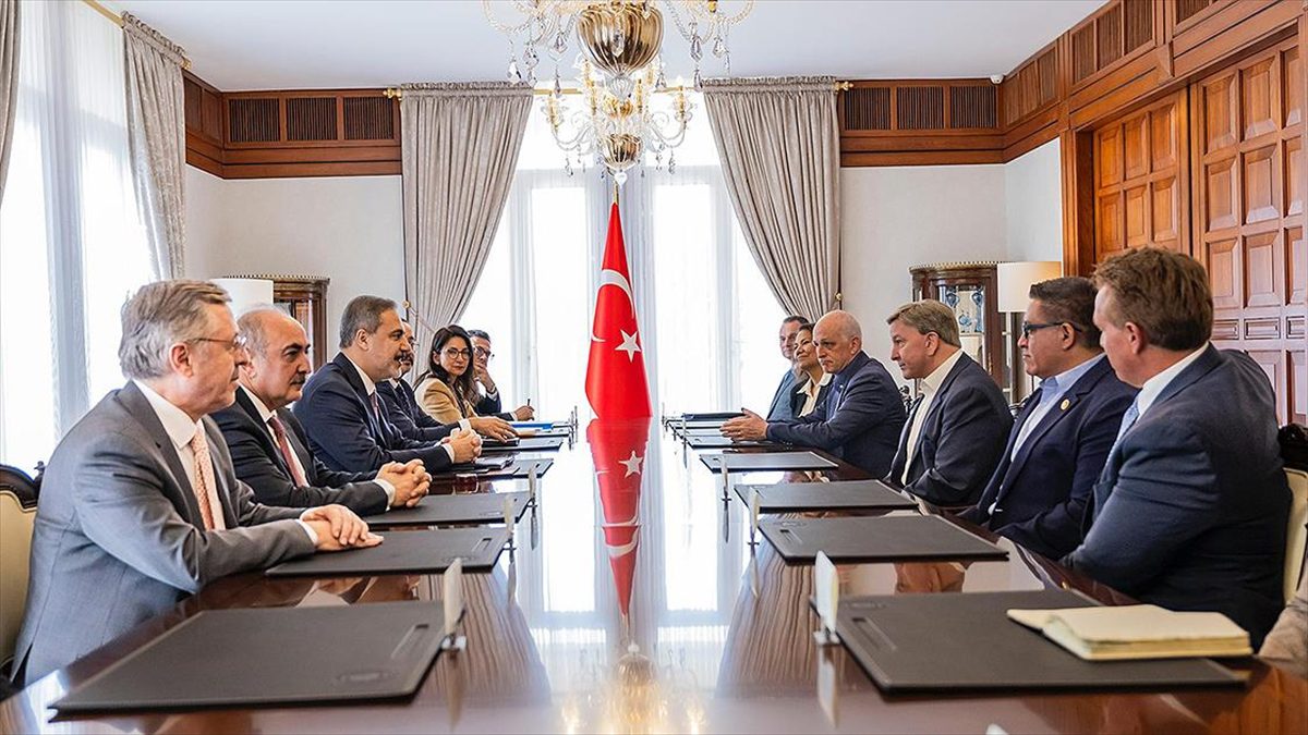 Dışişleri Bakanı Hakan Fidan, ABD Temsilciler Meclisi Silahlı Hizmetler Komisyonu