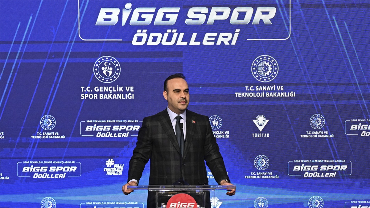 Sanayi ve Teknoloji Bakanı Mehmet Fatih Kacır, spor teknolojileri pazarının
