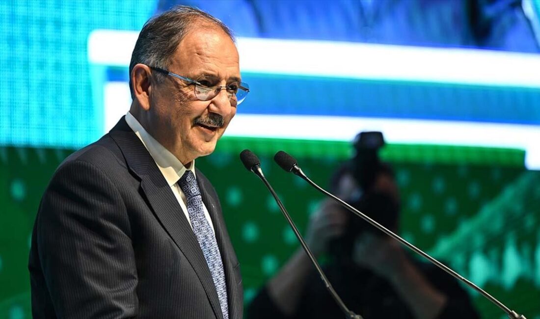 Çevre, Şehircilik ve İklim Değişikliği Bakanı Özhaseki, İzmir'in pilot seçildiği