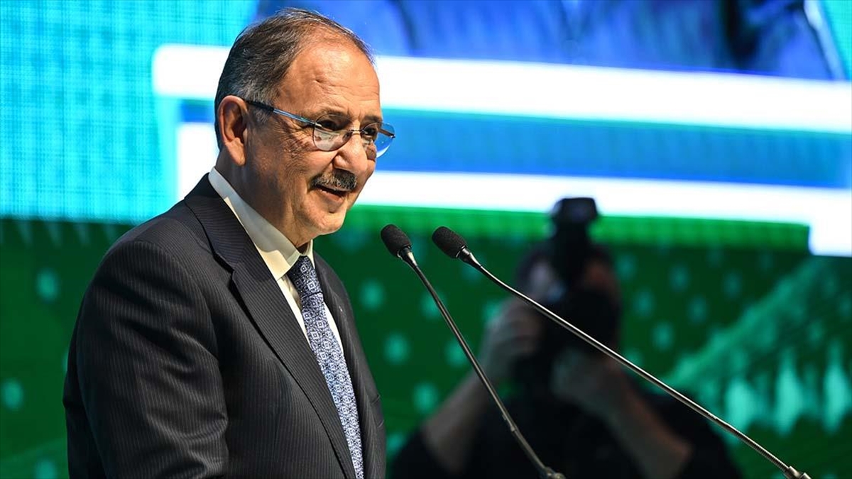 Çevre, Şehircilik ve İklim Değişikliği Bakanı Özhaseki, İzmir'in pilot seçildiği