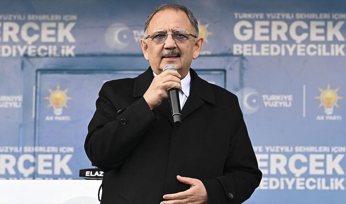 Bakan Mehmet Özhaseki, "İnşallah konteyner kentlerde bekleyen, kirada olan kardeşlerimizin